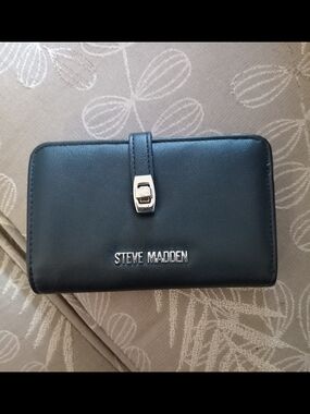 Steve Madden Black Leather Snap Wallet with Silver Logo